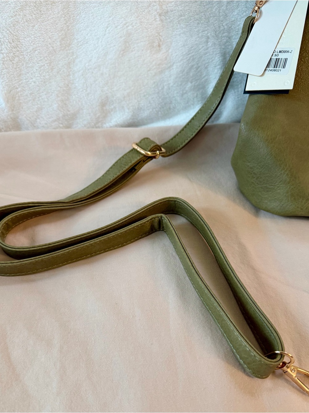 Le Mila NWT Olive Green Vegan Leather Hobo Bag with Front Zip Pocket - Picture 10 of 11